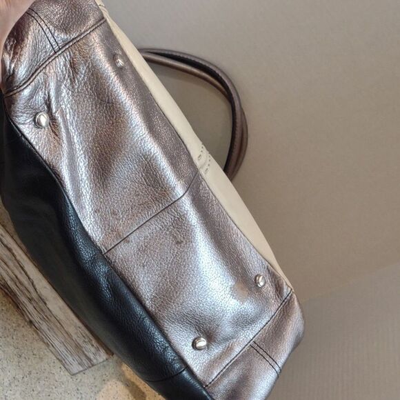 B Makowsky Black and Off white Purse  P3 - Picture 4 of 15